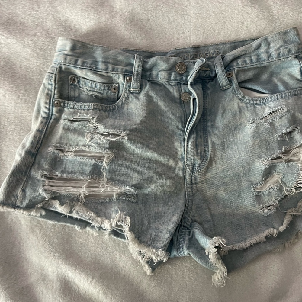 American Eagle Outfitters Light Wash Distressed Denim Cutoff Shorts - Picture 12 of 12